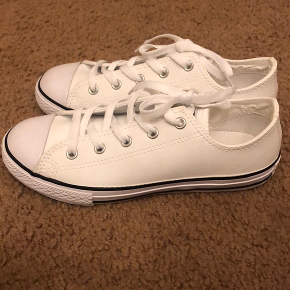 All white leather low top converse - Picture 1 of 6